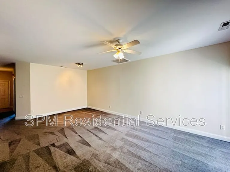 1692 Honeybee Ln — Photo 5