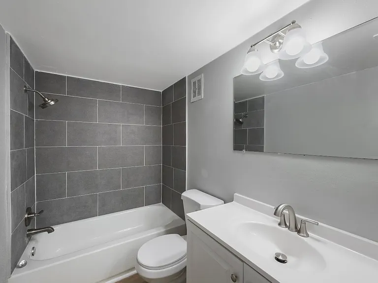 3060 Clinton St S #4 — Photo 7