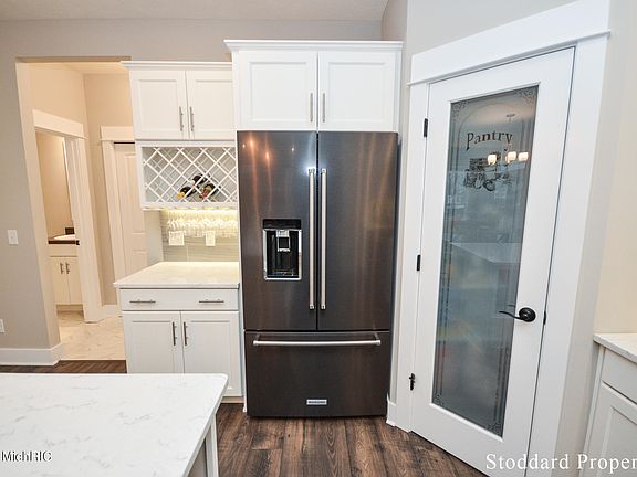 5th image of 9797 Waterstone Dr SE