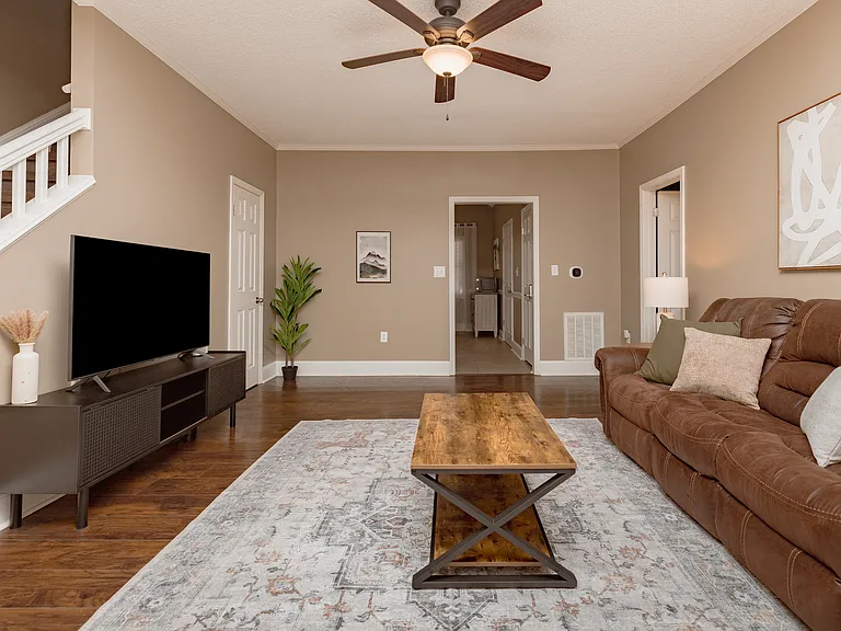 332 Hunt Rd — Photo 21