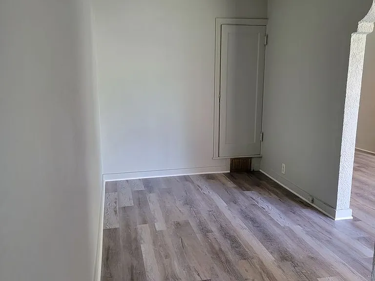 209 N Madison St — Photo 10