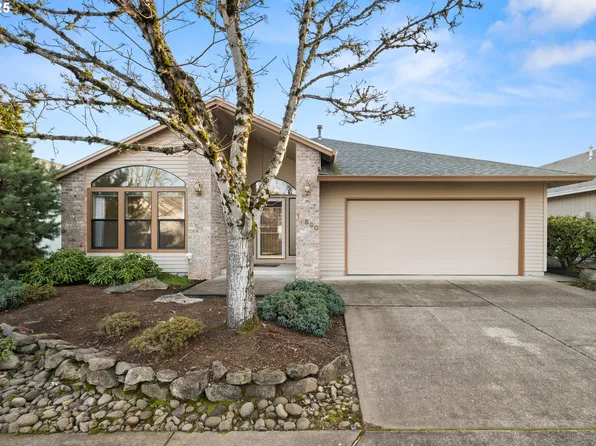 12690 SW Peachvale St, King City, OR 97224