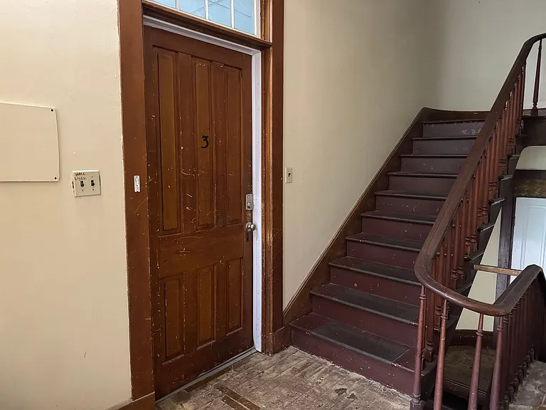 127 W Market St — Photo 3