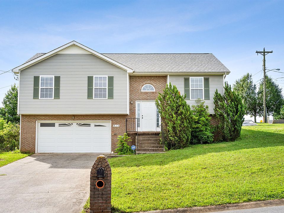 1st image of 915 Hedge Apple Dr