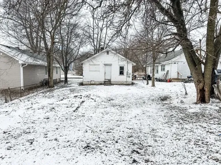 2626 Morton St — Photo 10