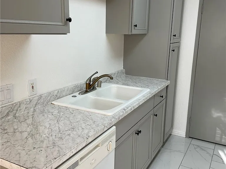 20426 S Vermont Ave #76 — Photo 3