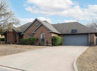3005 NE Heritage Ln, Lawton, OK 73507