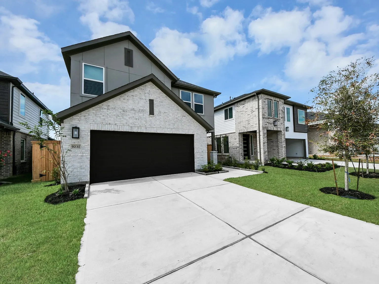 5 bed, 3.0 bath, 2462 sqft, $3,200 — Photo 4