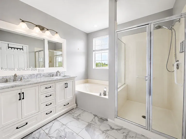 963 Falling Water Rd — Photo 14