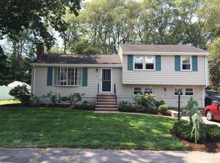 60 Laura Ln, Stoughton, MA 02072