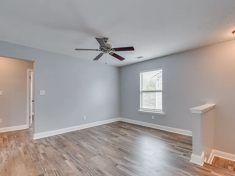 805 Erika Ln — Photo 31