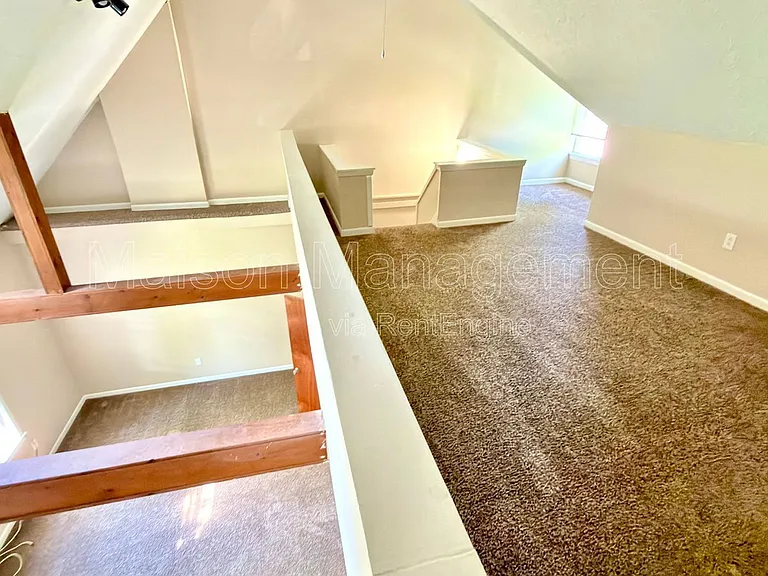 451 Averill Ave — Photo 25