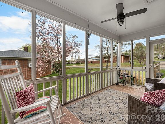 2nd image of 118 Whitley Rd