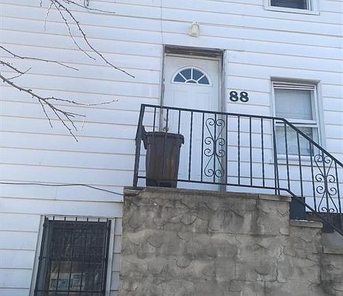 3rd image of 88 Barker St