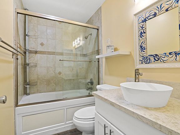 2nd image of 4595 California Ave Unit 411