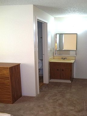 2nd image of 543 W 6th St APT A5