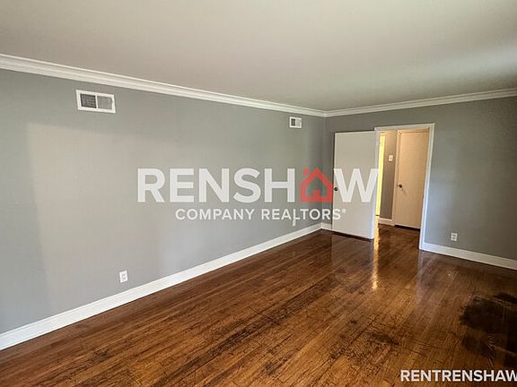 3rd image of 3144 S Glengarry Rd