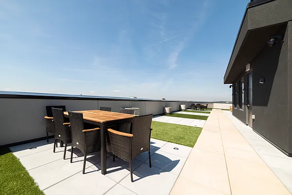 Rented by Key City Capital Inc | media 80