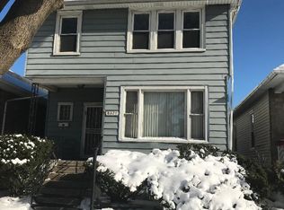 8321 S Essex Ave, Chicago, IL