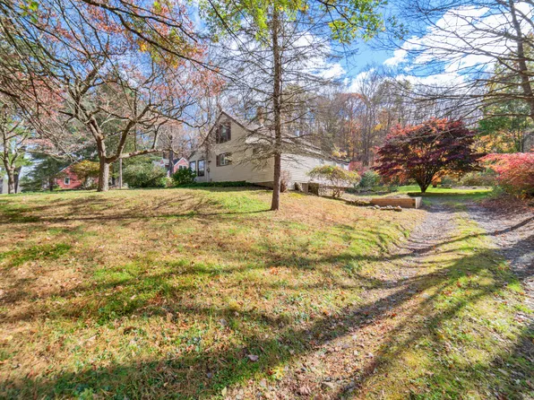 43 Hoop Pole Hill Road, Woodbury, CT 06798