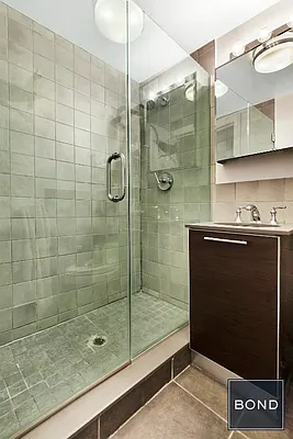 Sold by Bond New York | media 4