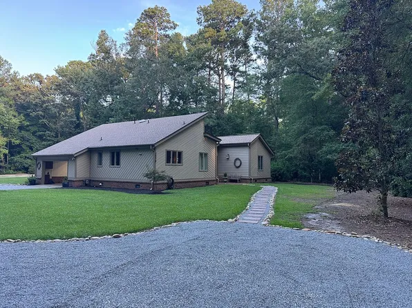 1516 Forest Acres Dr, Greenville, NC 27834