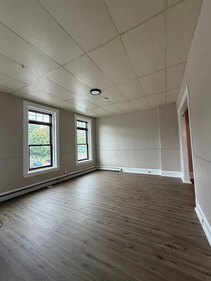 293 Main Street — Photo 3
