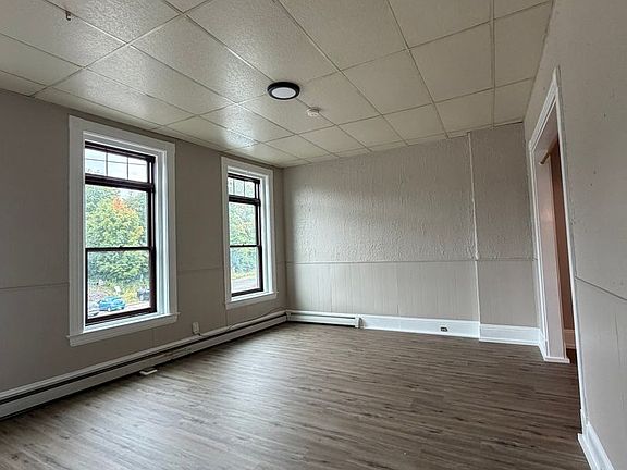 3rd image of 293 Main St