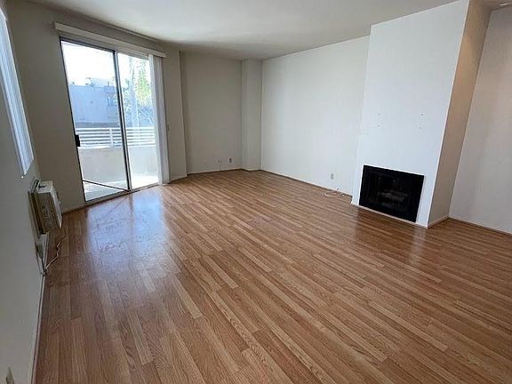 3rd image of 3647 Empire Dr APT 102