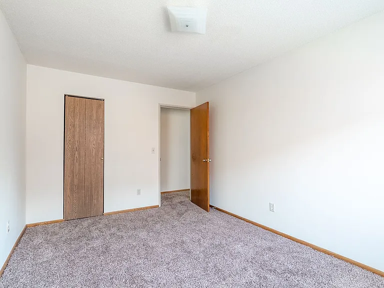 519 10th Ave SE — Photo 12