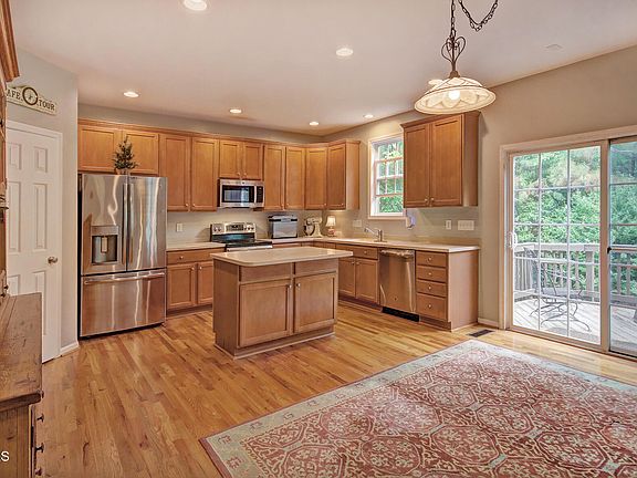 3rd image of 1203 Chancellors Ridge Dr