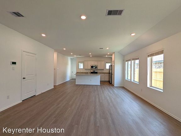 3rd image of 8622 Flamingo Bay Ln
