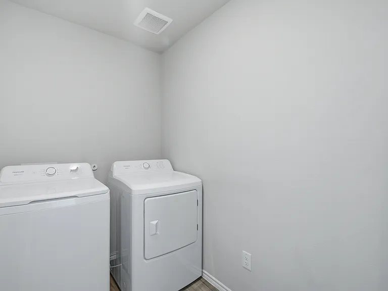 312 Blanco Dr — Photo 4
