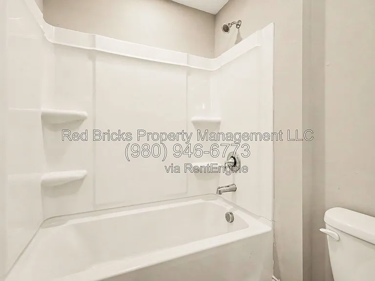 145 Barclay Dr — Photo 30