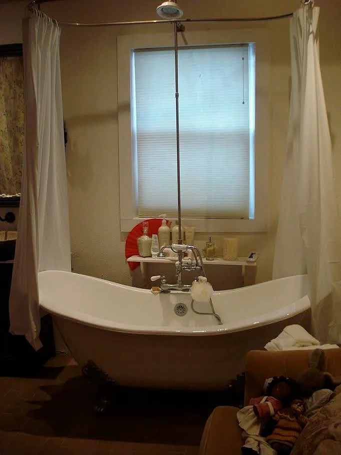1 bed, 1000 sqft, $1,800 — Photo 2