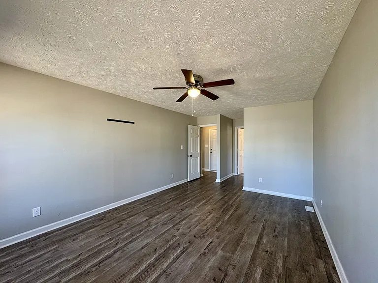 204 Fair Oaks Dr — Photo 9