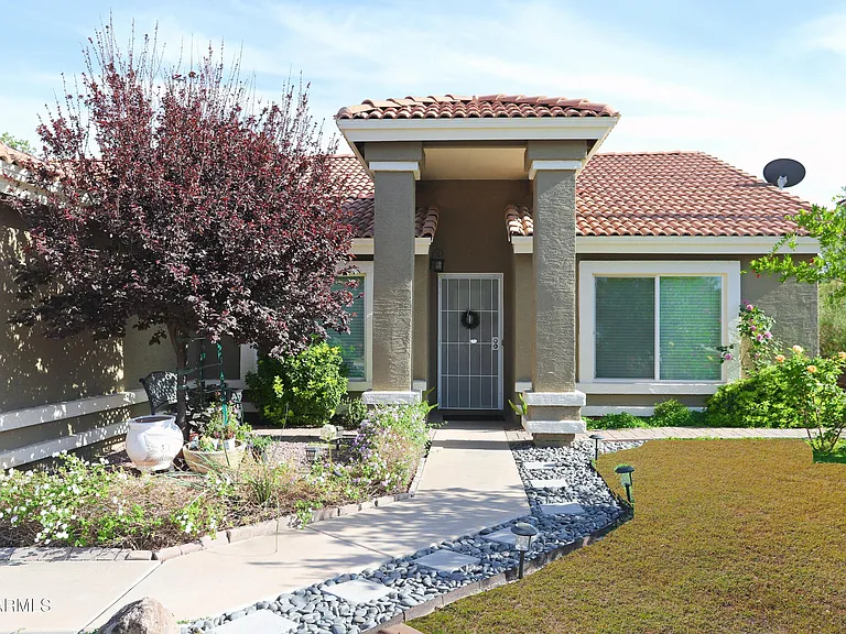 1317 E San Angelo Ave — Photo 3