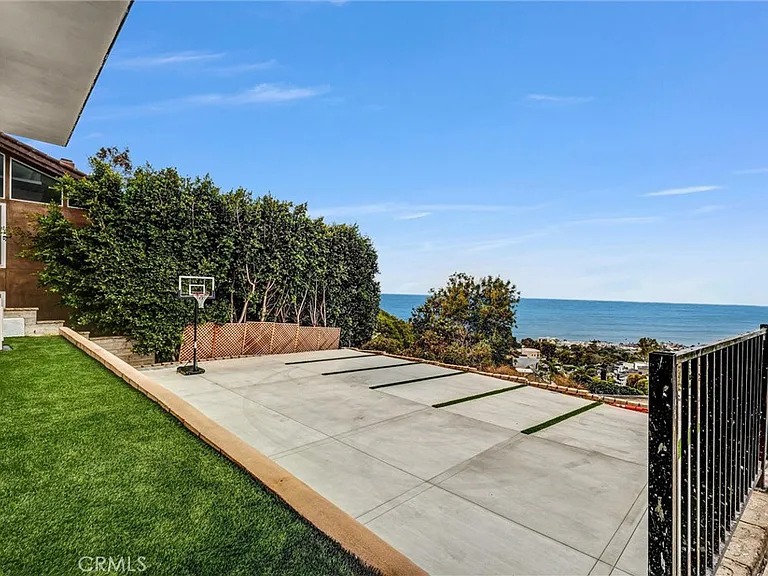 1360 Baja St #A — Photo 2