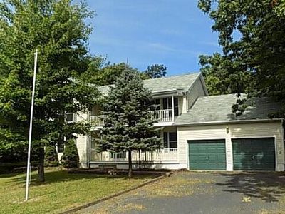 192 Mountain Top Cir, Bushkill, PA, 18324