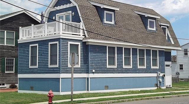 Designed by Pagnotta, built by Keller in 2011 to emulate Beach Haven charm. 2-zone HVAC, Brazilian cherry floors, cook's kitchen, BAY VIEWS