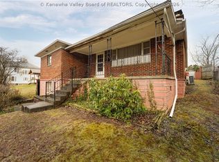 934 Park St, Saint Albans, WV 25177