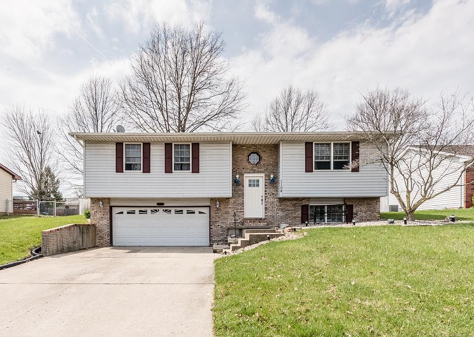 2nd image of 1104 Briarwood Dr