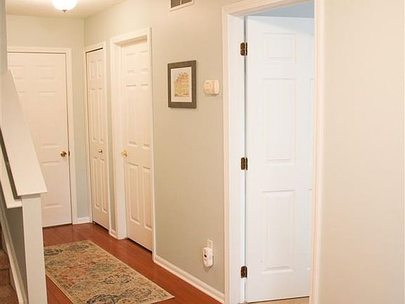 3rd image of 42957 Richmond Dr