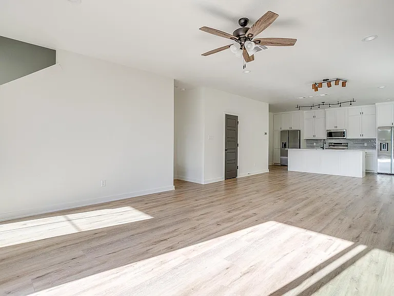 3223 S University Dr — Photo 14