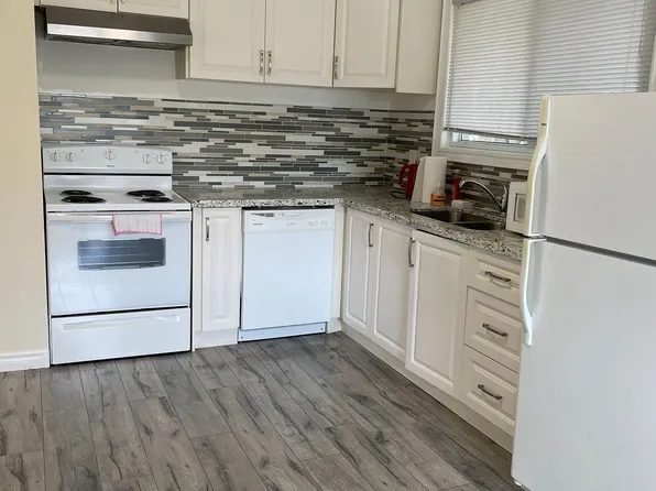 862 Hillcrest Rd, Pickering, ON L1W 2P7