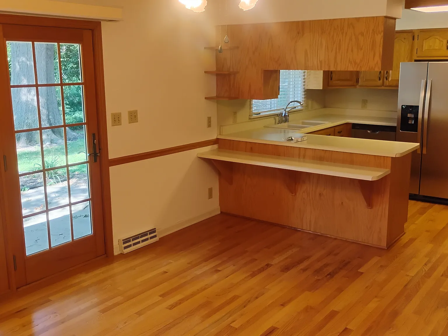 3 bed, 2400 sqft, $1,850 — Photo 3