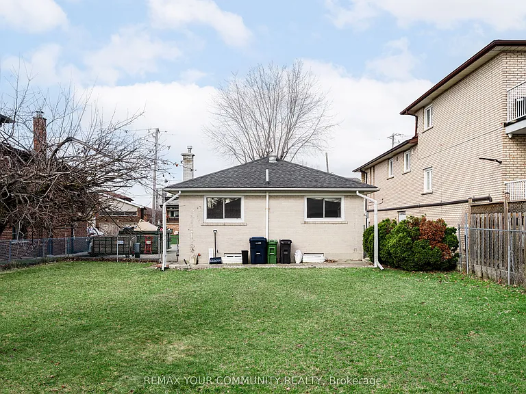 57 Apted Ave #UPPER — Photo 20