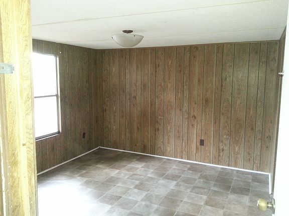 2nd image of 522 Silver Lake Dr