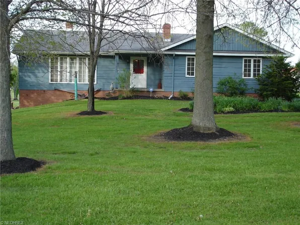 15935 Tavern Rd, Burton, OH 44021