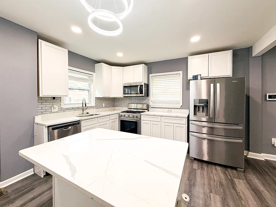 416 Division Ave NE #1